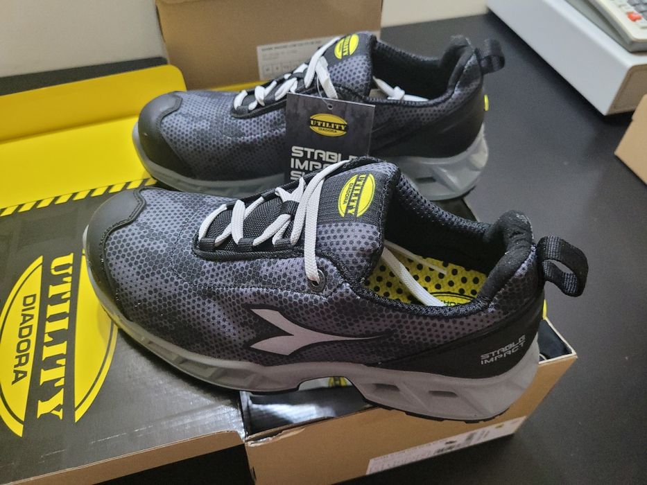 Incaltaminte de protecție, doua perechi