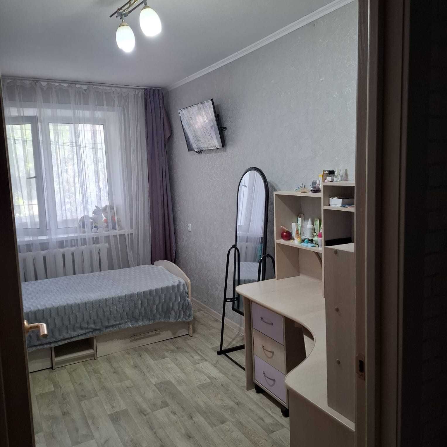 Продам 2 х комнатную в Западном (мкр Г)