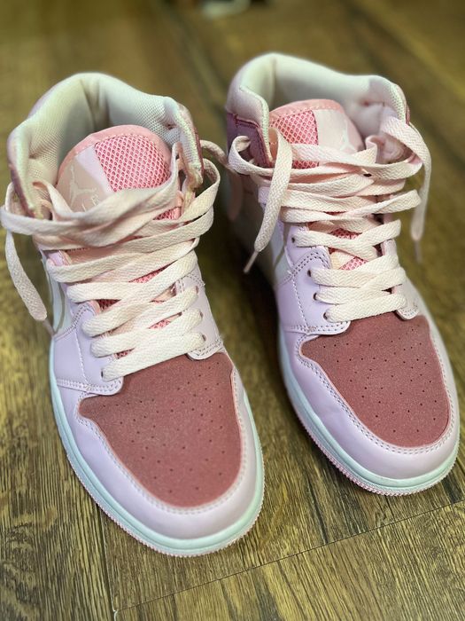 Pantofi sport damă Nike Air Jordan 1 Mid