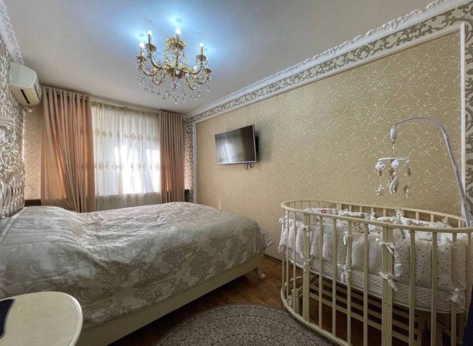 Продается 4в3 ком квартира, ориентир: Дархан, 98 м²