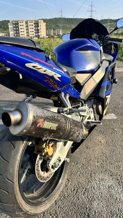 Honda CBR 954 RR sau schimb cu naked