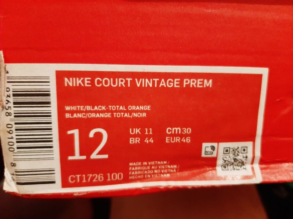Nike court vintage premium!