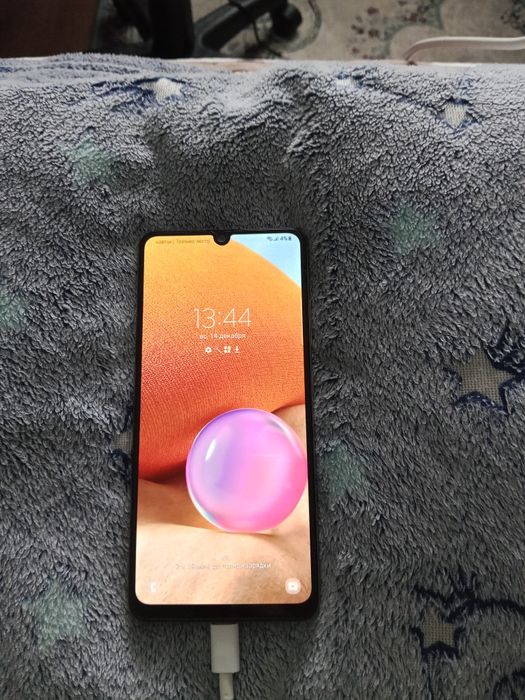 Samsung a 32 в отличном состоянии