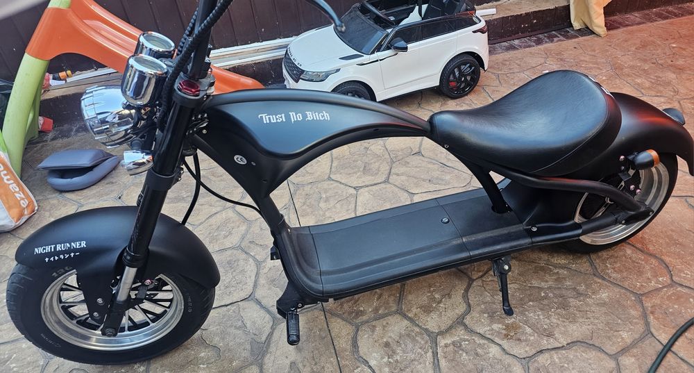Vând urgent scuter electric harley fara permis stare ca nou 65 mi-l