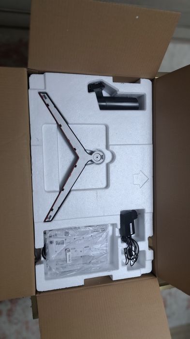 Vand monitor LG diagonala 69 cm