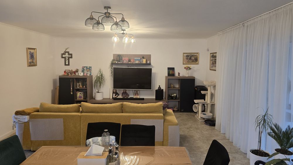 Vand Casa 4 camere