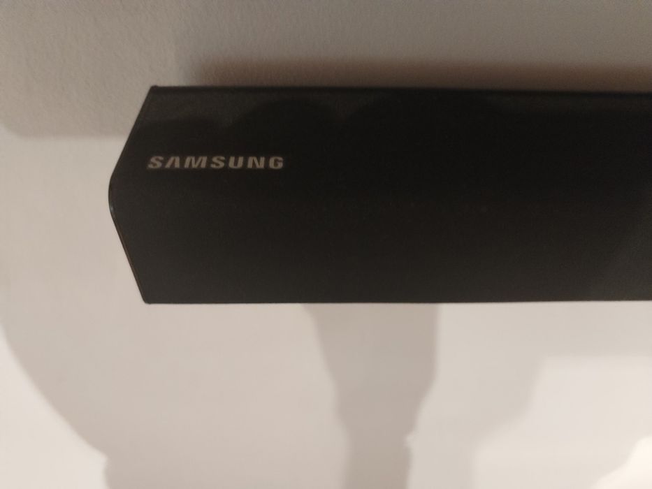 Vând soundbar Samsung HW H-355.