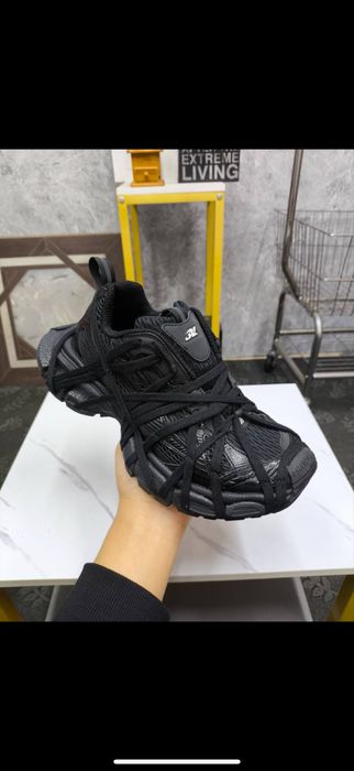Balenciaga 43 44