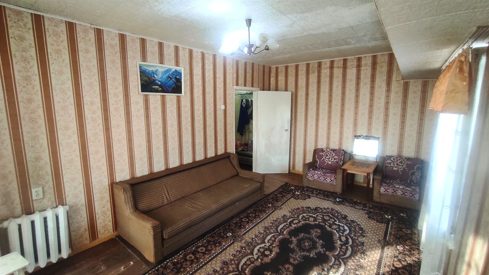 Сдается в аренду 1 комнатная переделанная в 2-х комнатную квартира