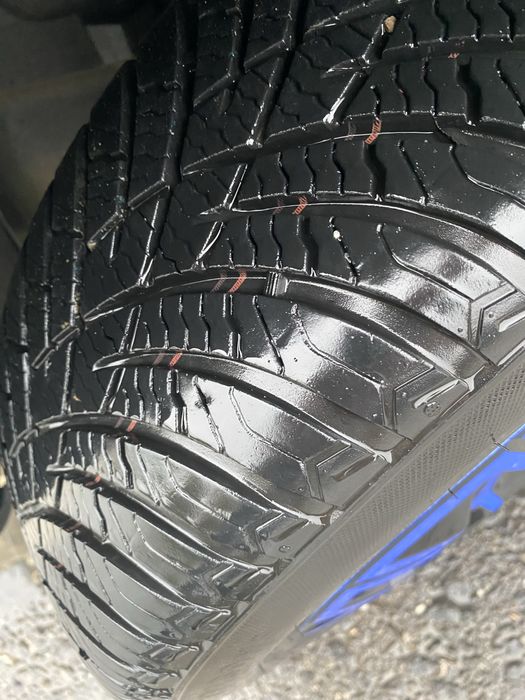 Vand logan 1.5d Proprietar în talon și carte