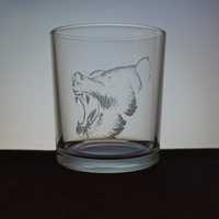 Гравирана чаша с глава на мечка