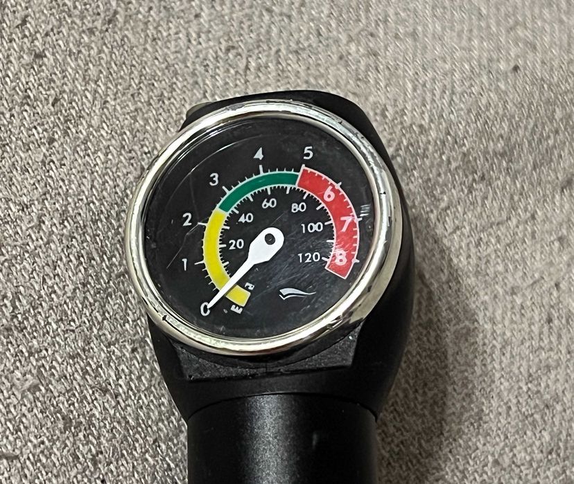 Pompa bicicleta Crivit cu manometru presiune 5 5 bar compacta portabil