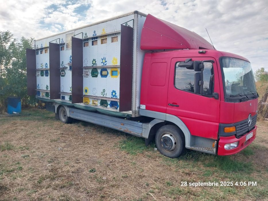 Camion apicol Mercedes Atego