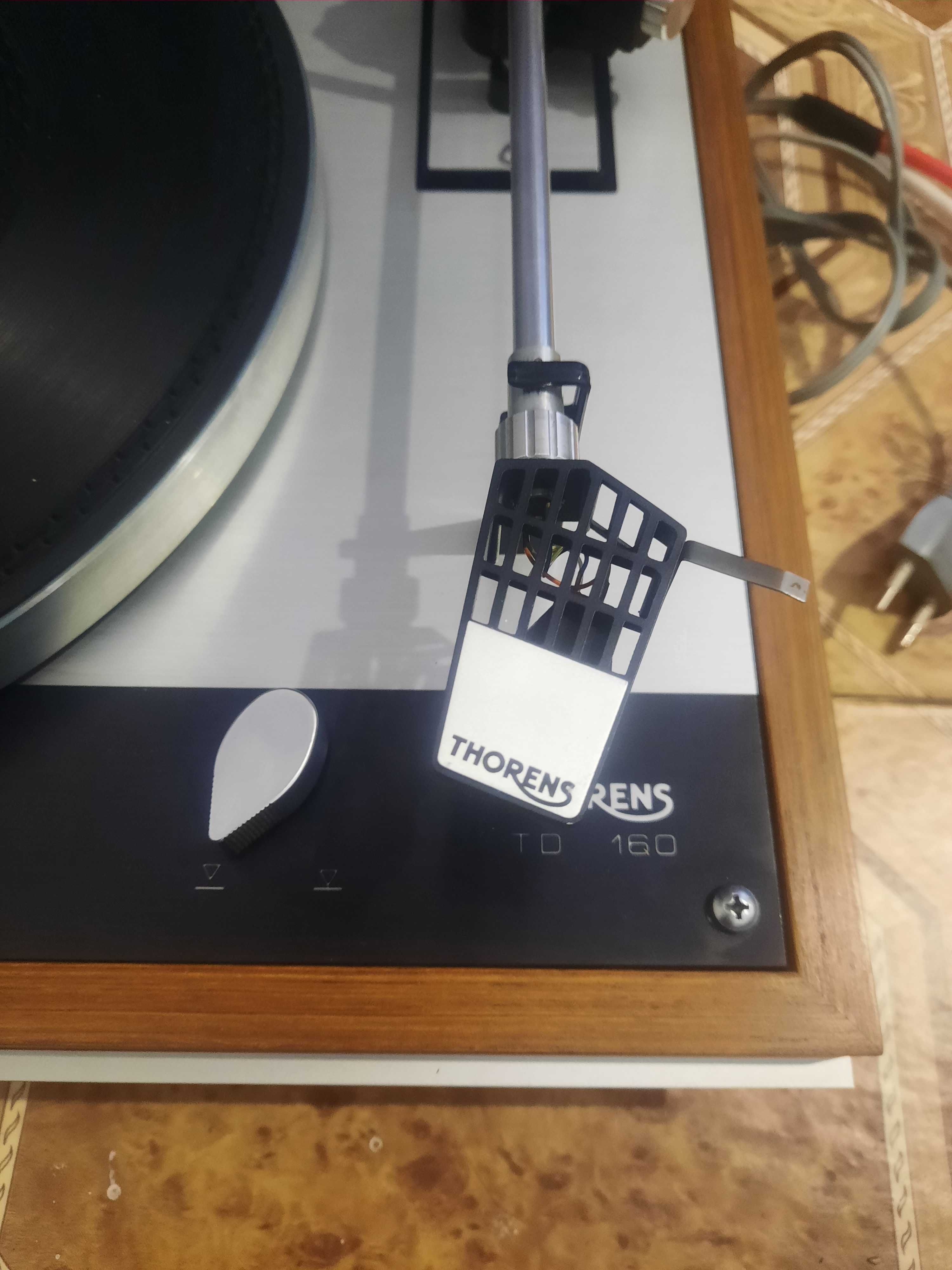 Виниловый  проигрыватель Thorens TD 160