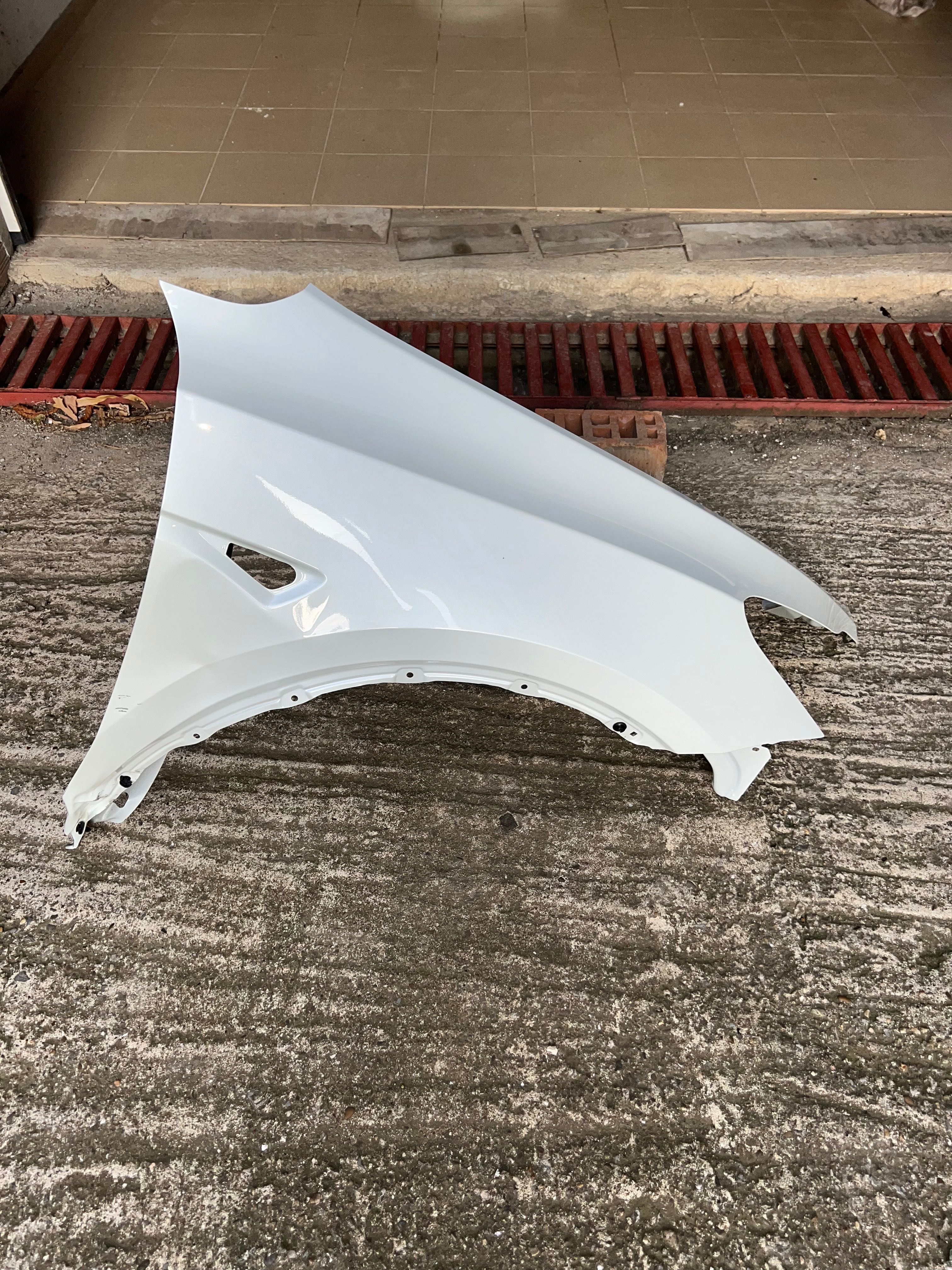 Tesla model Y врата и калник