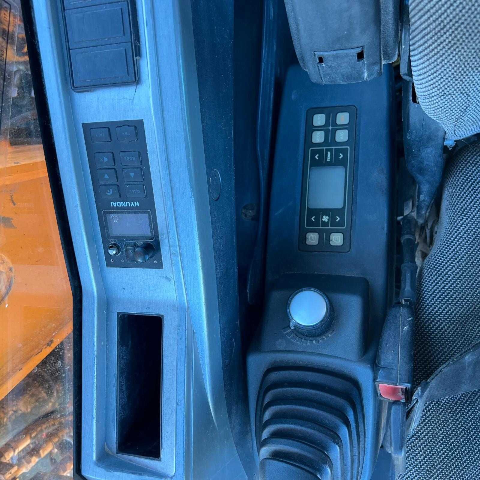 Hyundai HX 130 LCR