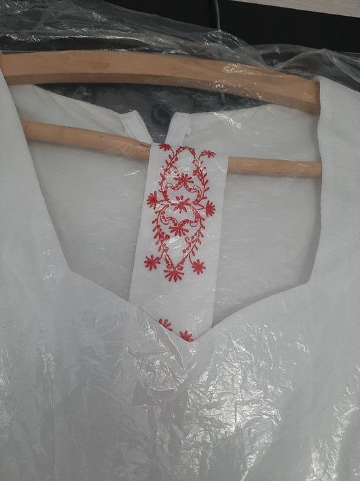 Vând rochie cu motive tradiționale Daleea