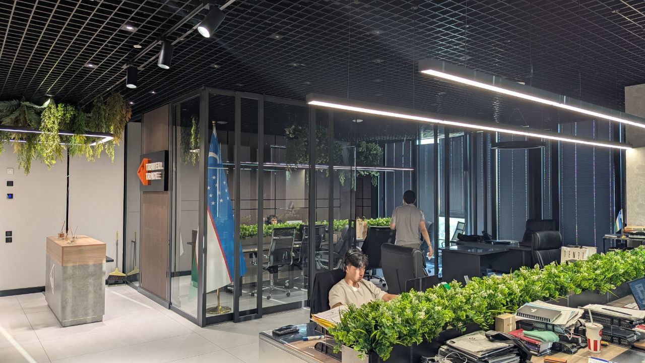 Аренда офис  Nest One, 18 етаж, 121кв. Евроремонт с мебел и техника