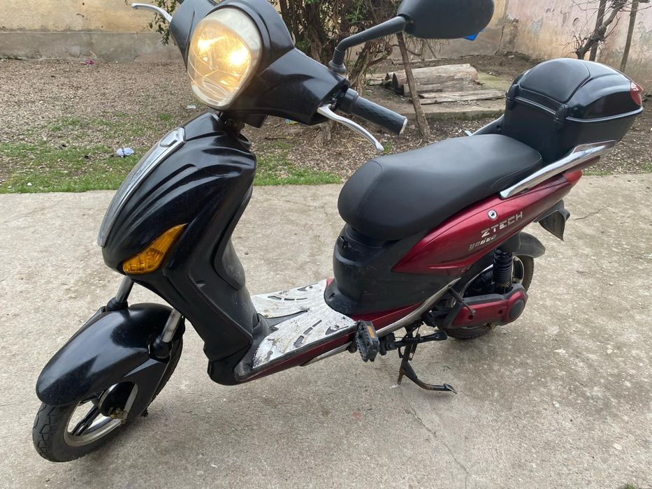 Vând scuter electric