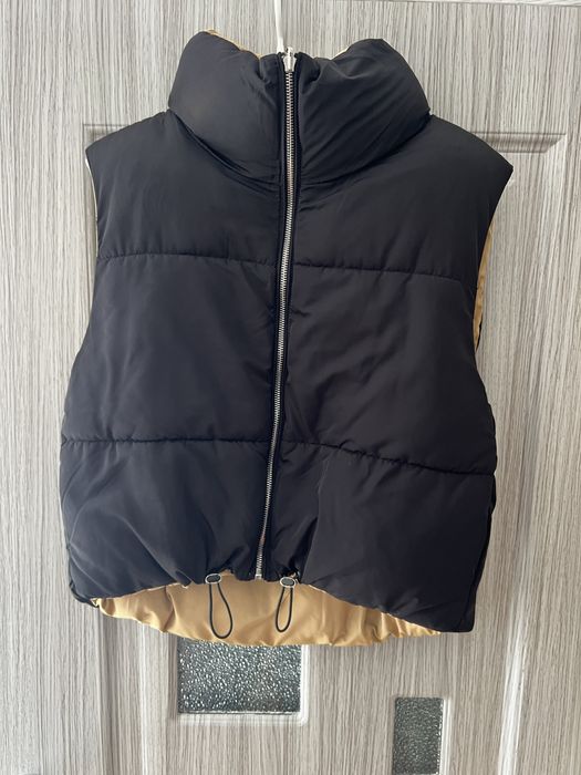 Vesta bershka cu 2 fețe negru si maro