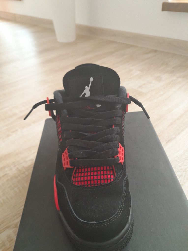 Adidași Jordan 4 Red Thunder