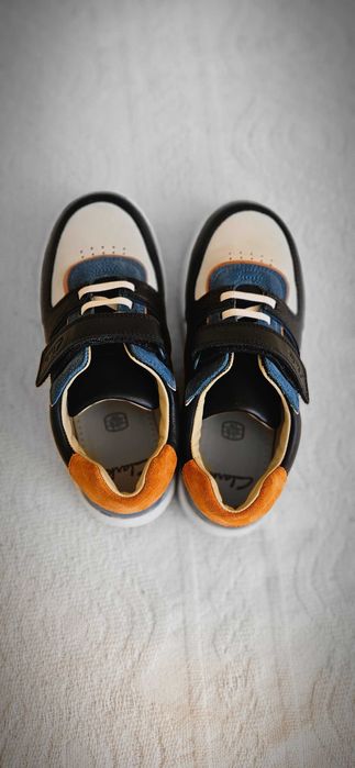 Детски кожени обувки Clarks размер 33,5