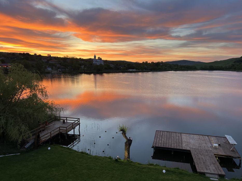 * Inchiriez Villa la lac pt petreceri* cu piscina la 40 km de cluj *