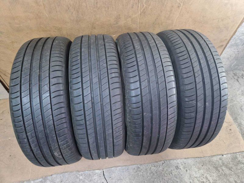 4 Michelin R18 215/55
летни гуми
DOT2318