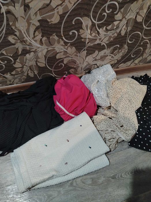 Продам женскую одежду 46 размер