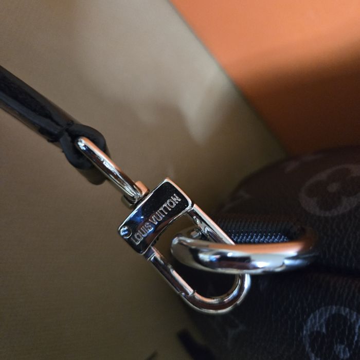 Мъжка чанта louis vuitton