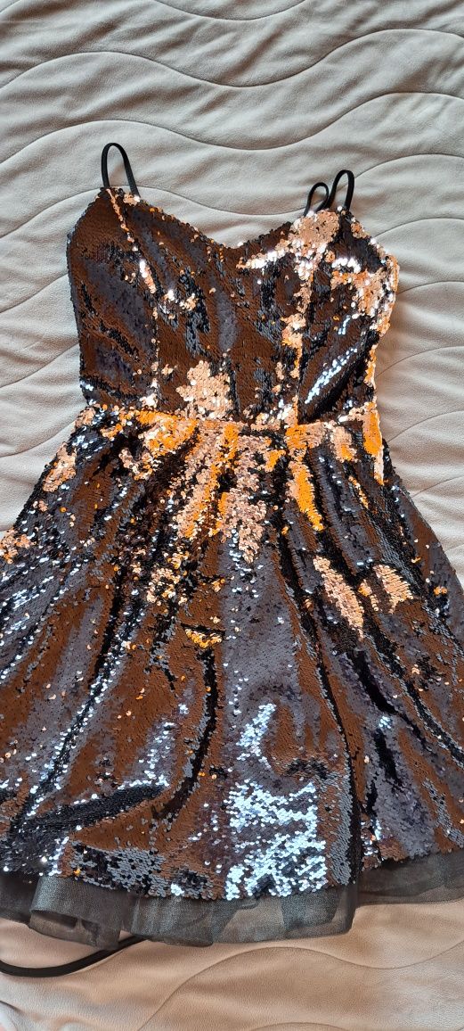 Уникална лъскава рокля от Lucy Fashion