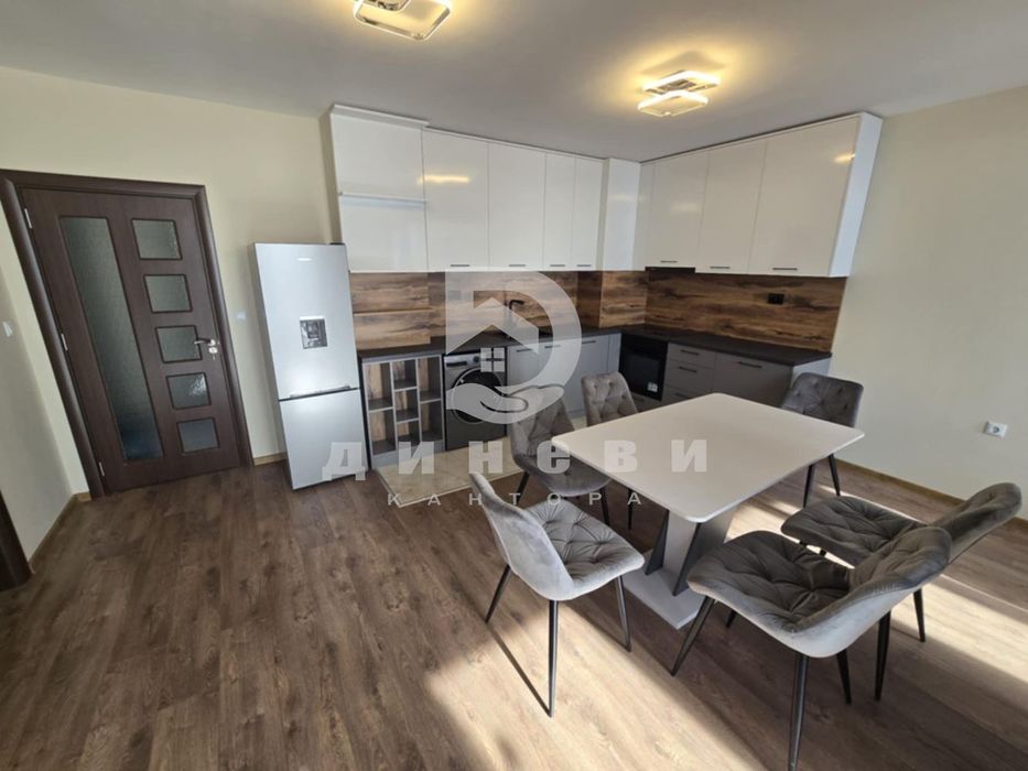 Продава се Тристаен апартамент в Стара Загора, Била - 178 кв.м за 487 €/кв.м - Снимка #3