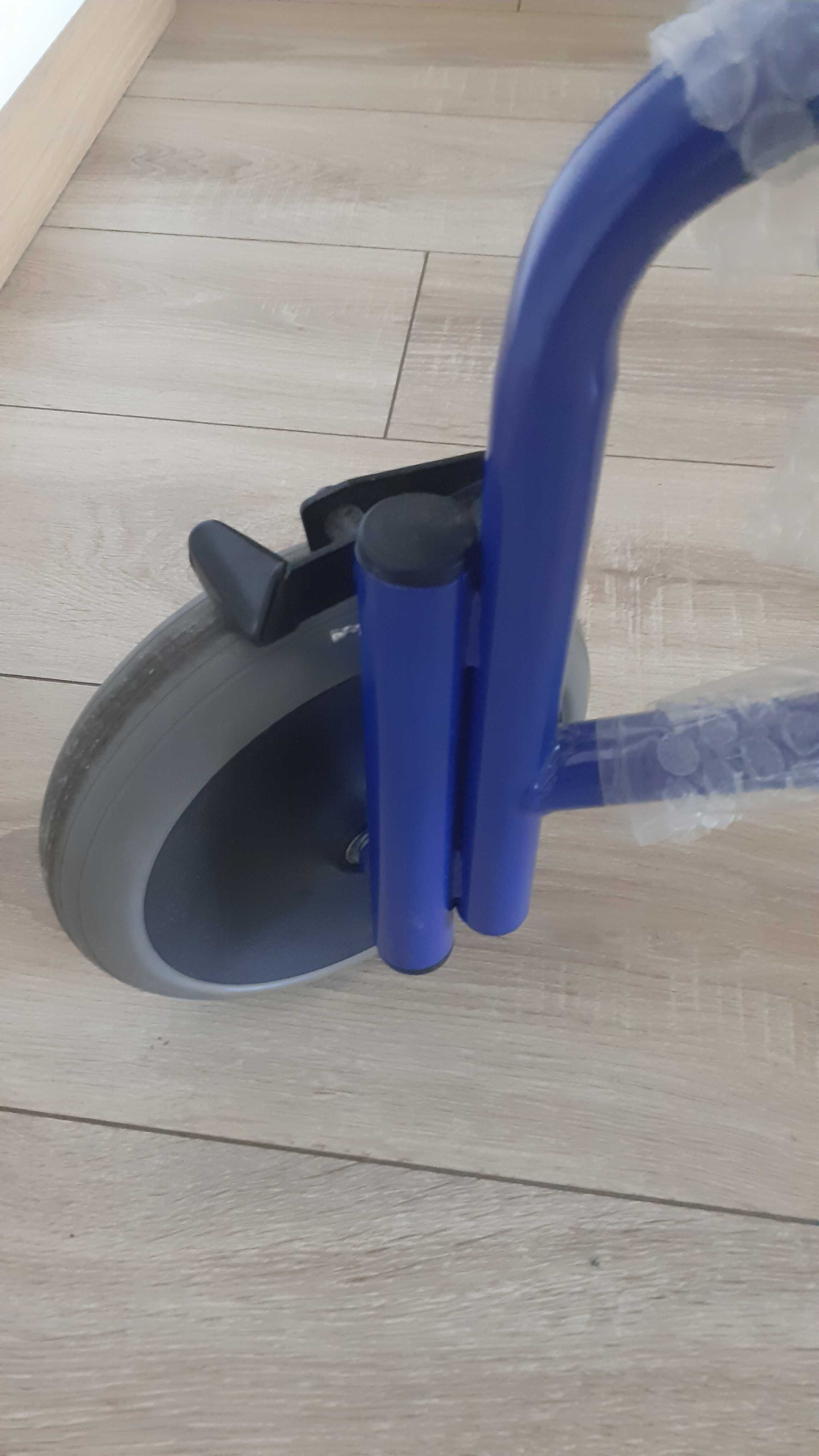 Carucior pliabil cu 3 roti