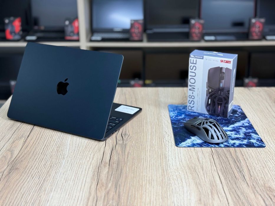 Почти новый Apple MacBook Air 13,6 /M3/8GB/256GB/100%