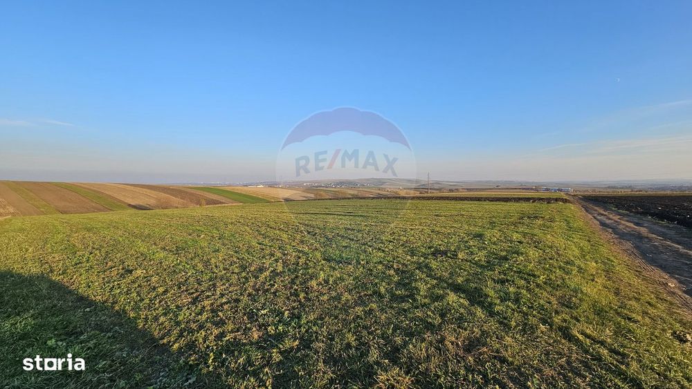 Teren extravilan 10200mp Stroiesti / Soseaua DN17, Suceava