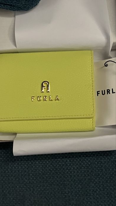 Чисто нов модел Furla Camelia.100% оригинал, с етикети.В два цвята.