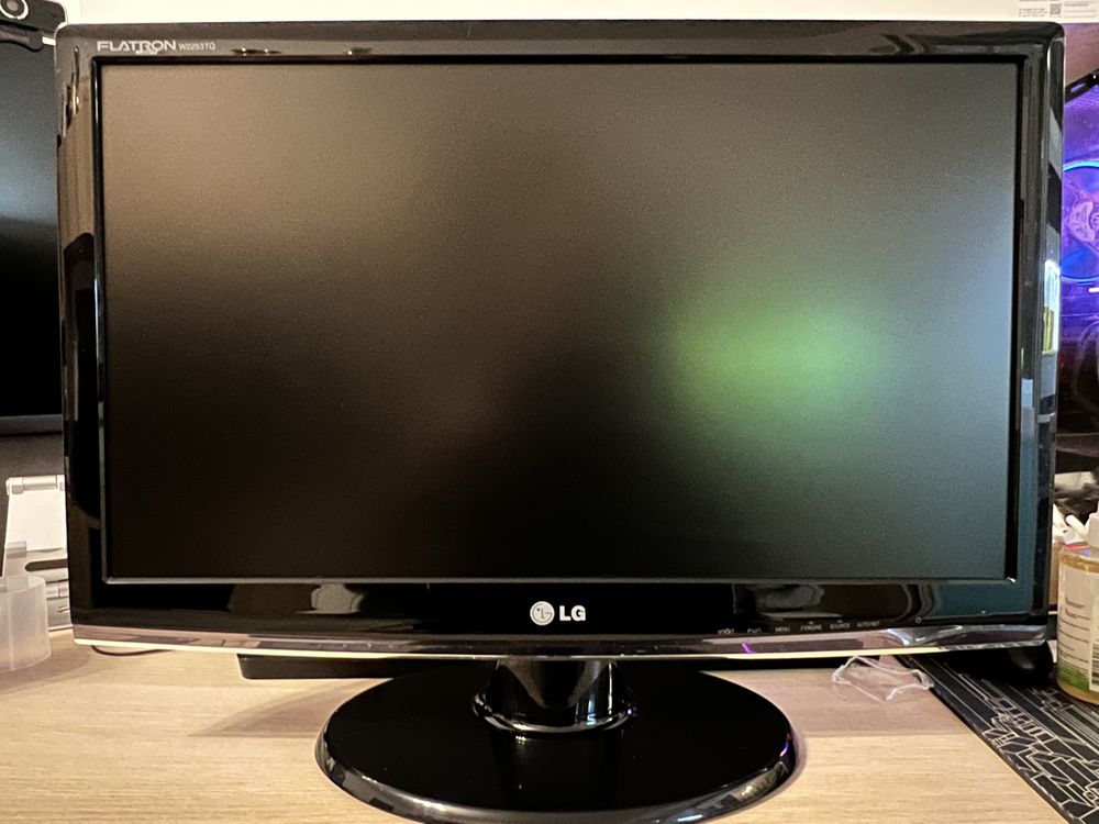 Monitor LG Flatron W2253TQ