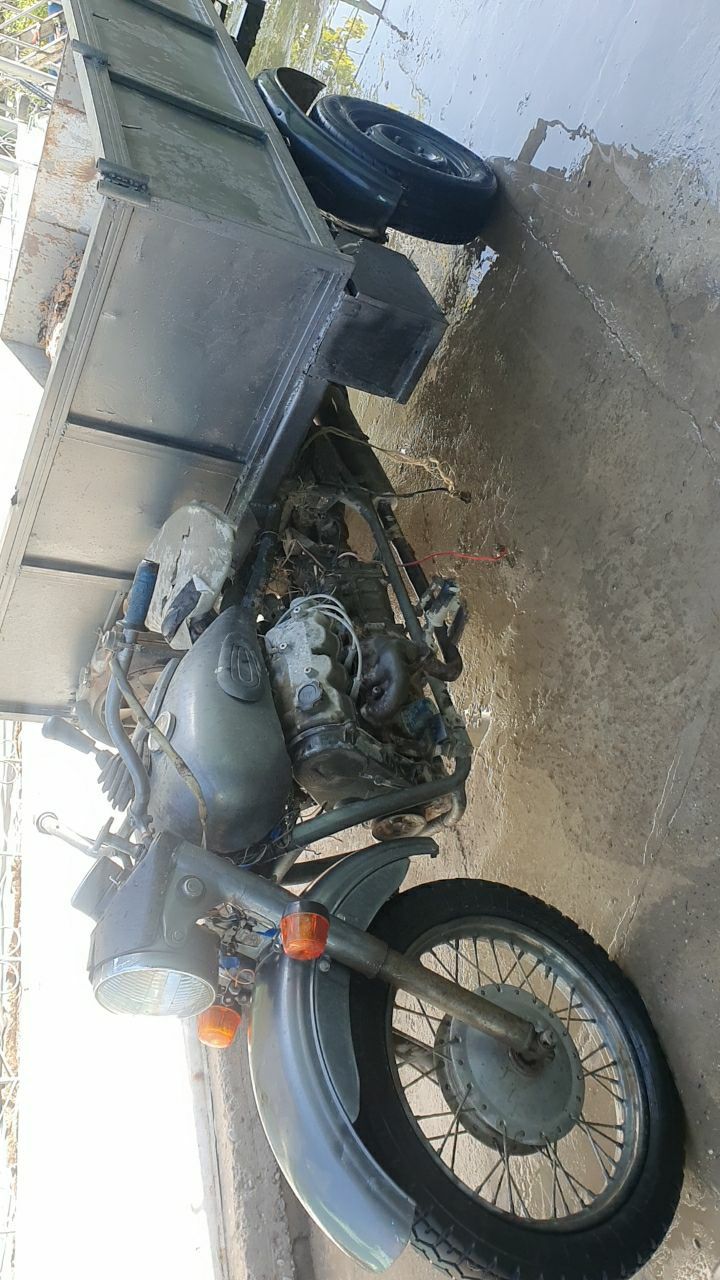 Ural motosikl srochna sotiladi