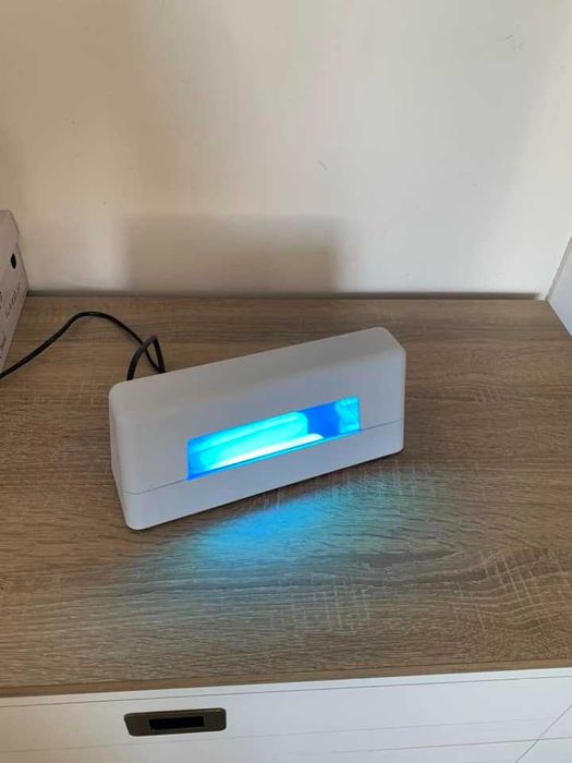 Продавам Лампа за гел лак за нокти , в мн добро състояние - 25.00 лв