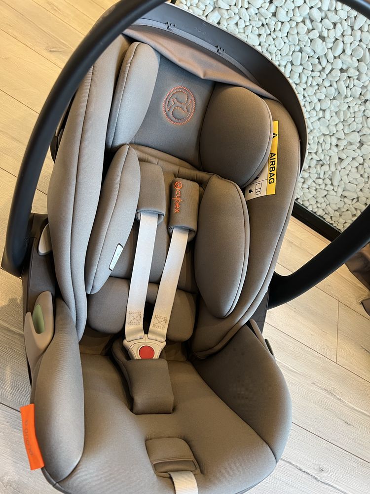 Стол за кола Cybex Gold Cloud G i-size