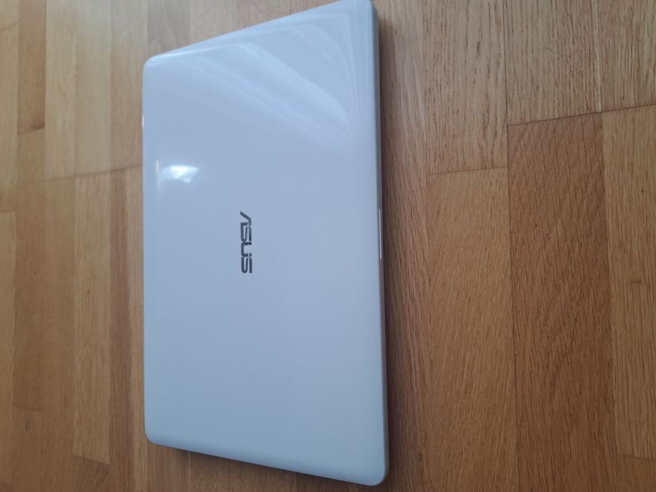 Laptop Asus X541U- Perfect pentru munca de birou ușoară