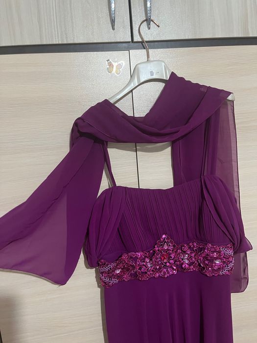 Дълга официална лилава рокля