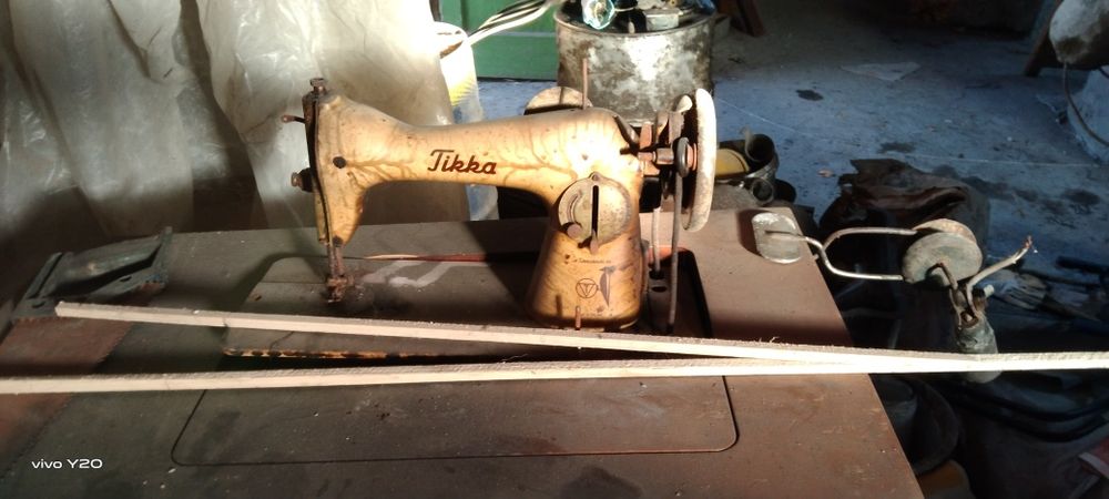 Швейная машинка TIRRA