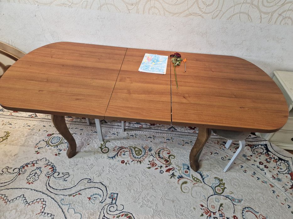 Продам кухонный стол