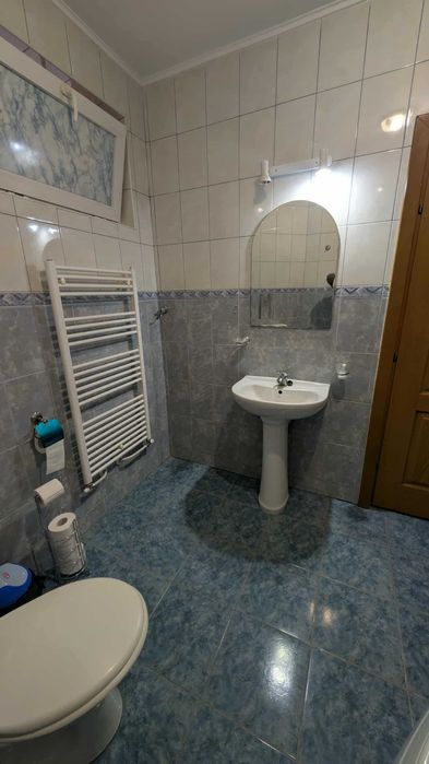 Inchiriez apartament 2 camere Reghin Bdul Unirii 57