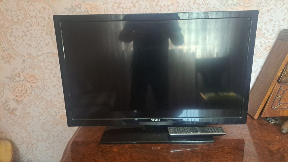 LED телевизор VESTEL 32F9500T