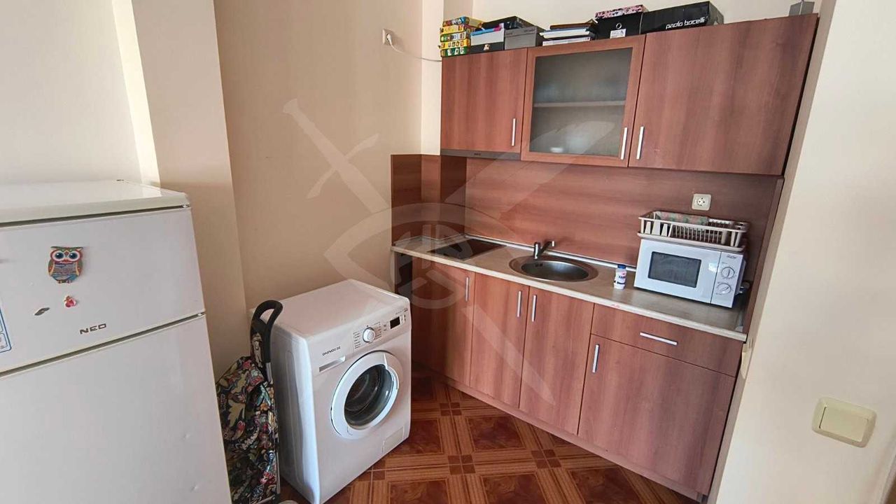 Продава се Двустаен апартамент в к.к. Слънчев бряг - 65 кв.м за 985 €/кв.м - Снимка #1