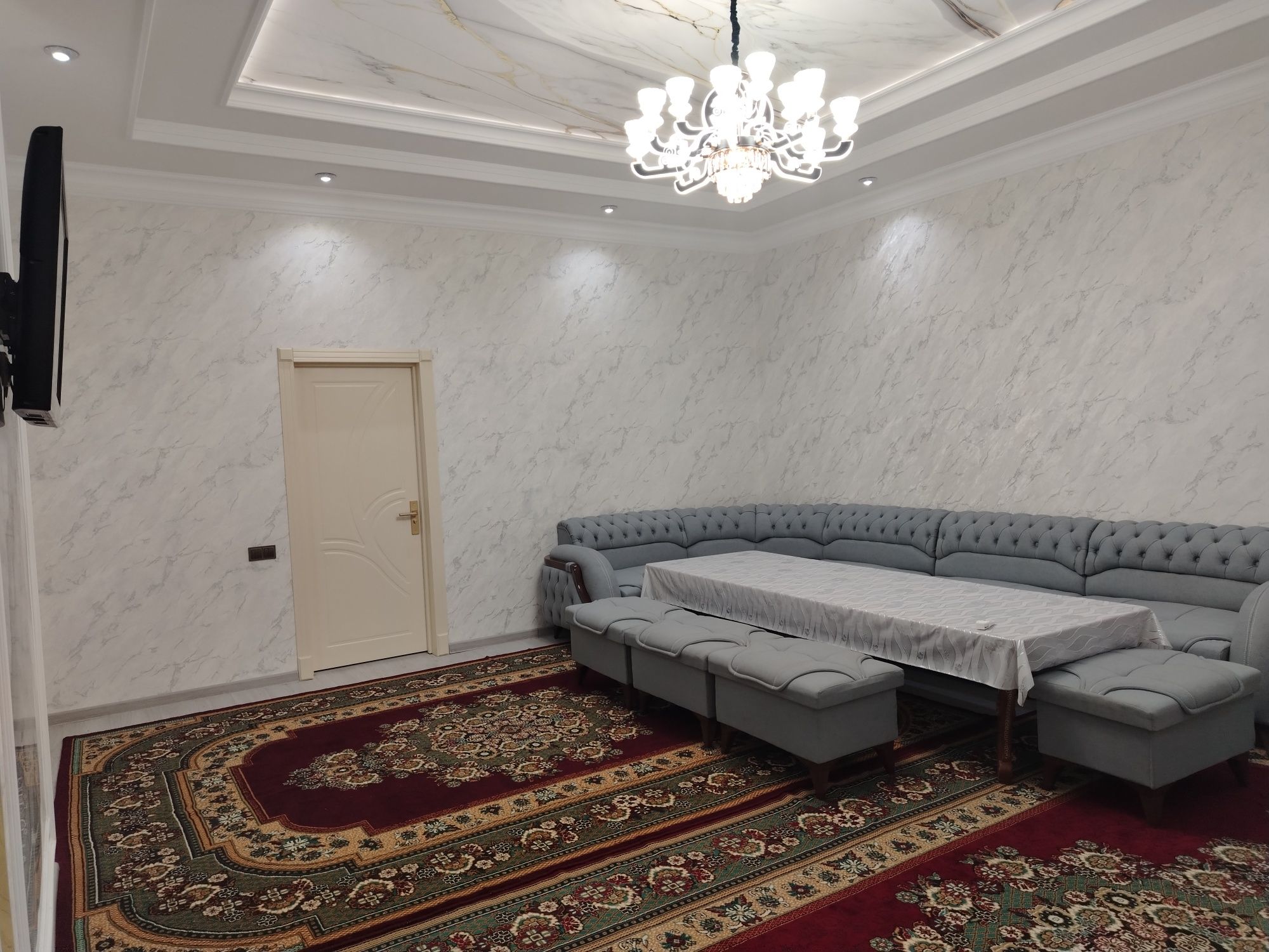 Сдаётся в аренду 2-х комнатная (For rent 2-room apartment)