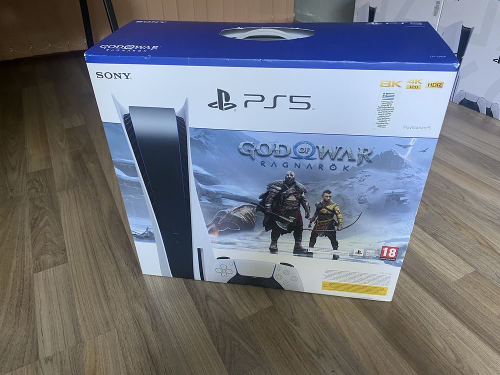 Продавам Sony PlayStation 5 Standard Edition