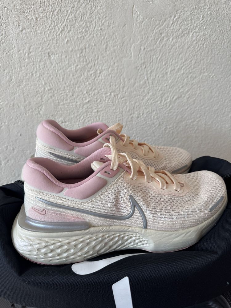 2 броя Nike Invincible Flyknit 2